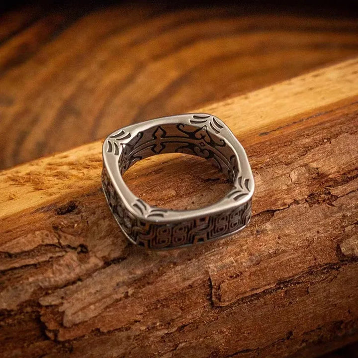 RAGNAR SIGNET RING