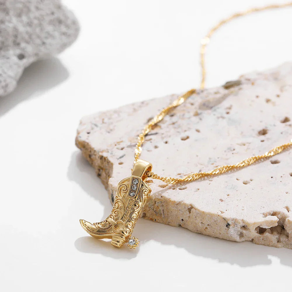 REGAL RANCHER NECKLACE