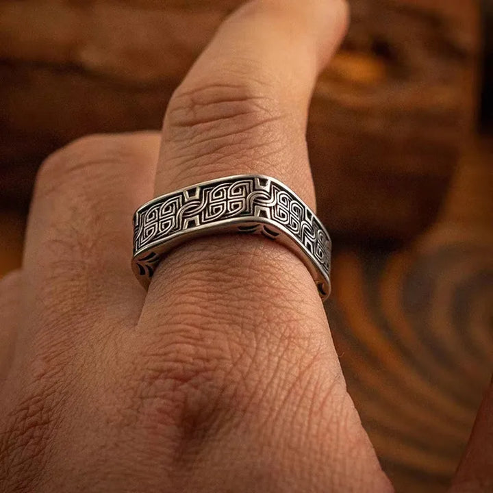 RAGNAR SIGNET RING